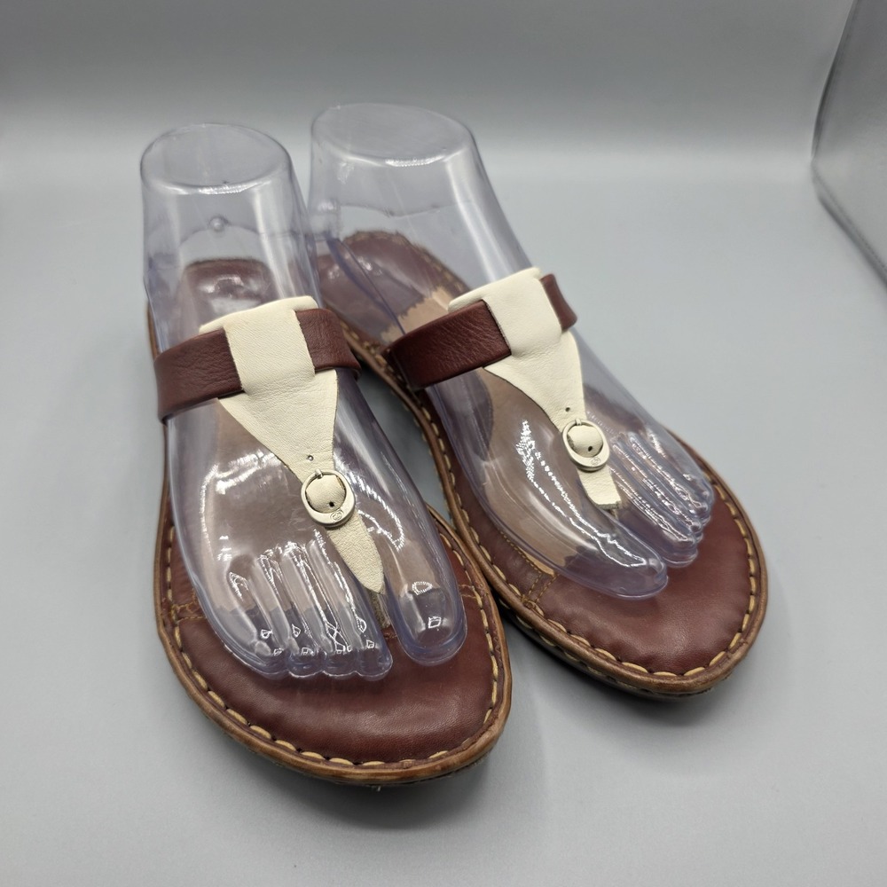 Born Thong‎ Sandals Women 9 Brown Ivory Leather Flip Flop Buckle Comfort Cushion